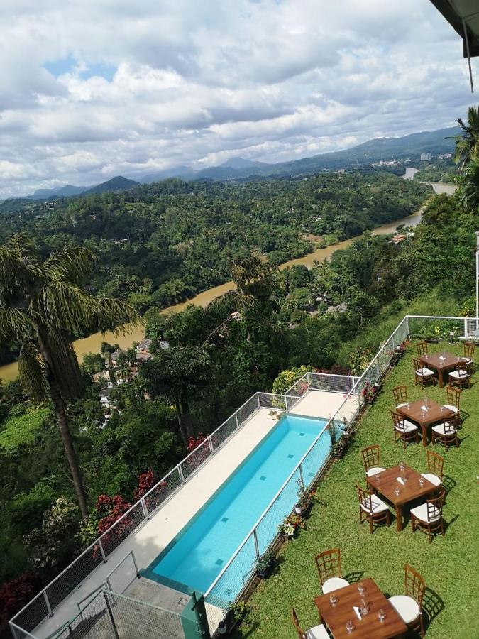 The Mountbatten Hotel Kandy Buitenkant foto