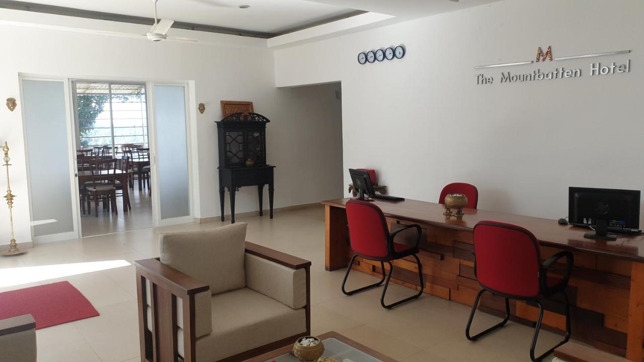The Mountbatten Hotel Kandy Buitenkant foto